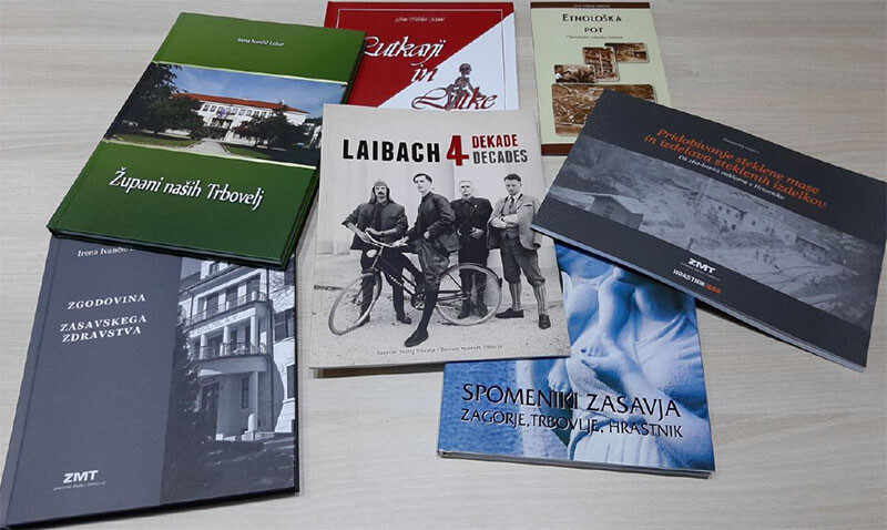 Muzejska knjižna polica