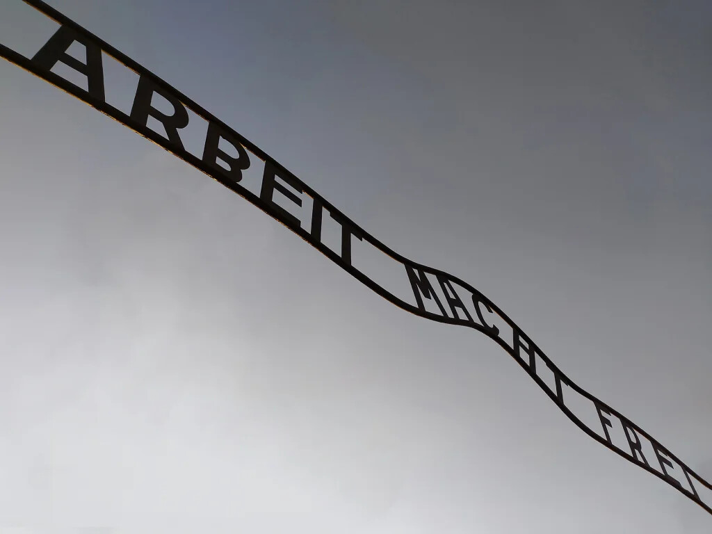 »Tu se je smrt utrudila do smrti …« SLOVENSKE ŽRTVE AUSCHWITZA